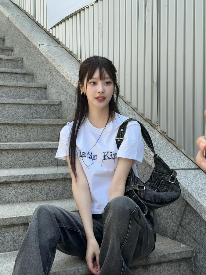 Instagram post by @heee_jjinn for MatinKim. Caption reads: ✨✨☀️
@matinkim_magazine 
#광고 #matinkim #matinX.