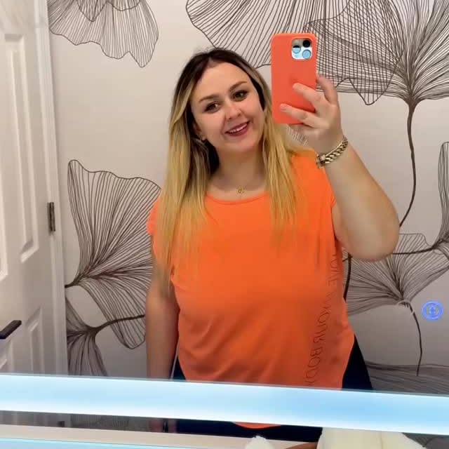 Instagram post by @qbrainusa for Photowall. Caption reads: We revamped our bathroom wall with Lamella....