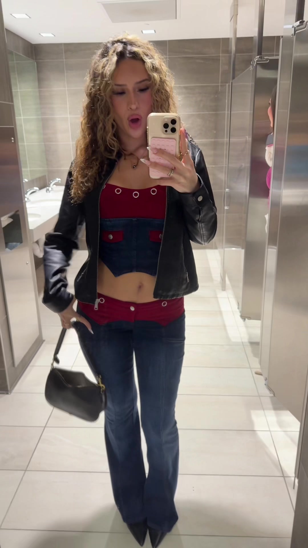 TikTok post by @flaviacucalon for IAMGIA. Caption reads: @I.AM.GIA ❤️.