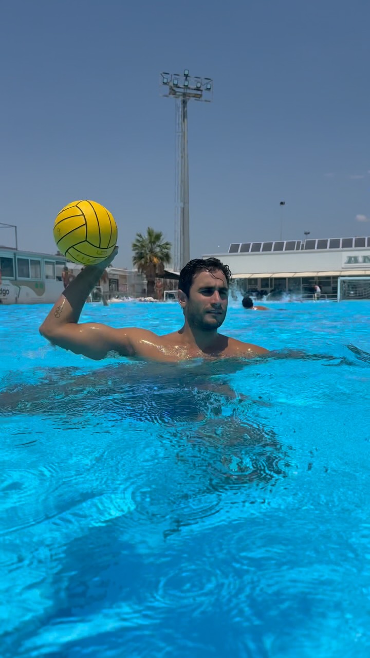 Instagram post by @kapotsismarios for Nautica. Caption reads: Hard work keeps going. Early in the pool, mindset....