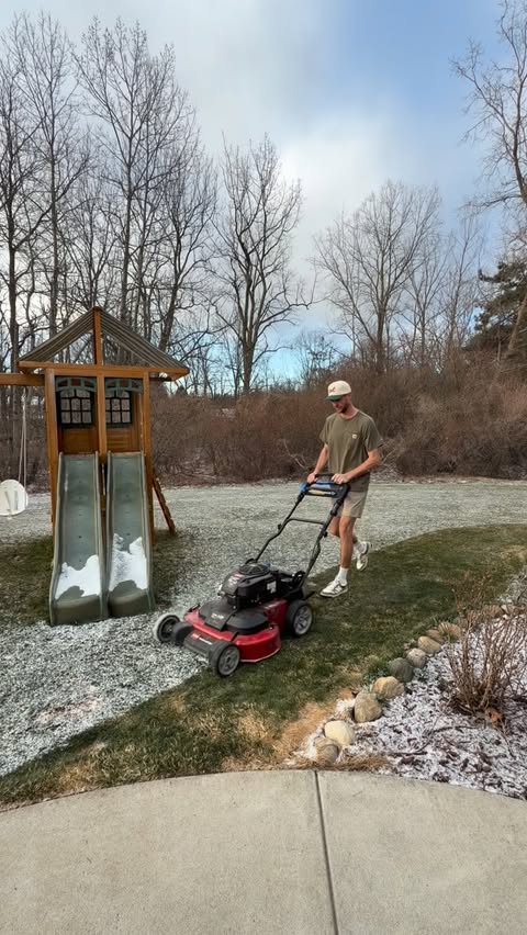 Instagram post by @the.lawn.dad for Chomps. Caption reads: [...] season starts when dad says it starts ⛳️....