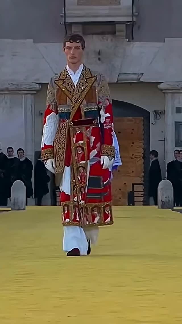 Instagram post by @modelroyalofficial for Dolce&Gabbana. Caption reads: Dolce&Gabbana Roma 2025_ Alta Sartoria....