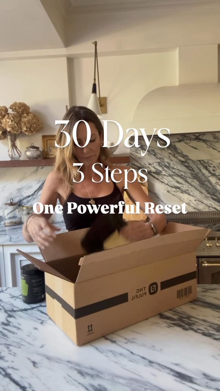 Instagram post by @amothersedit for WelleCo. Caption reads: [...] October I am doing a 30 day reset with....