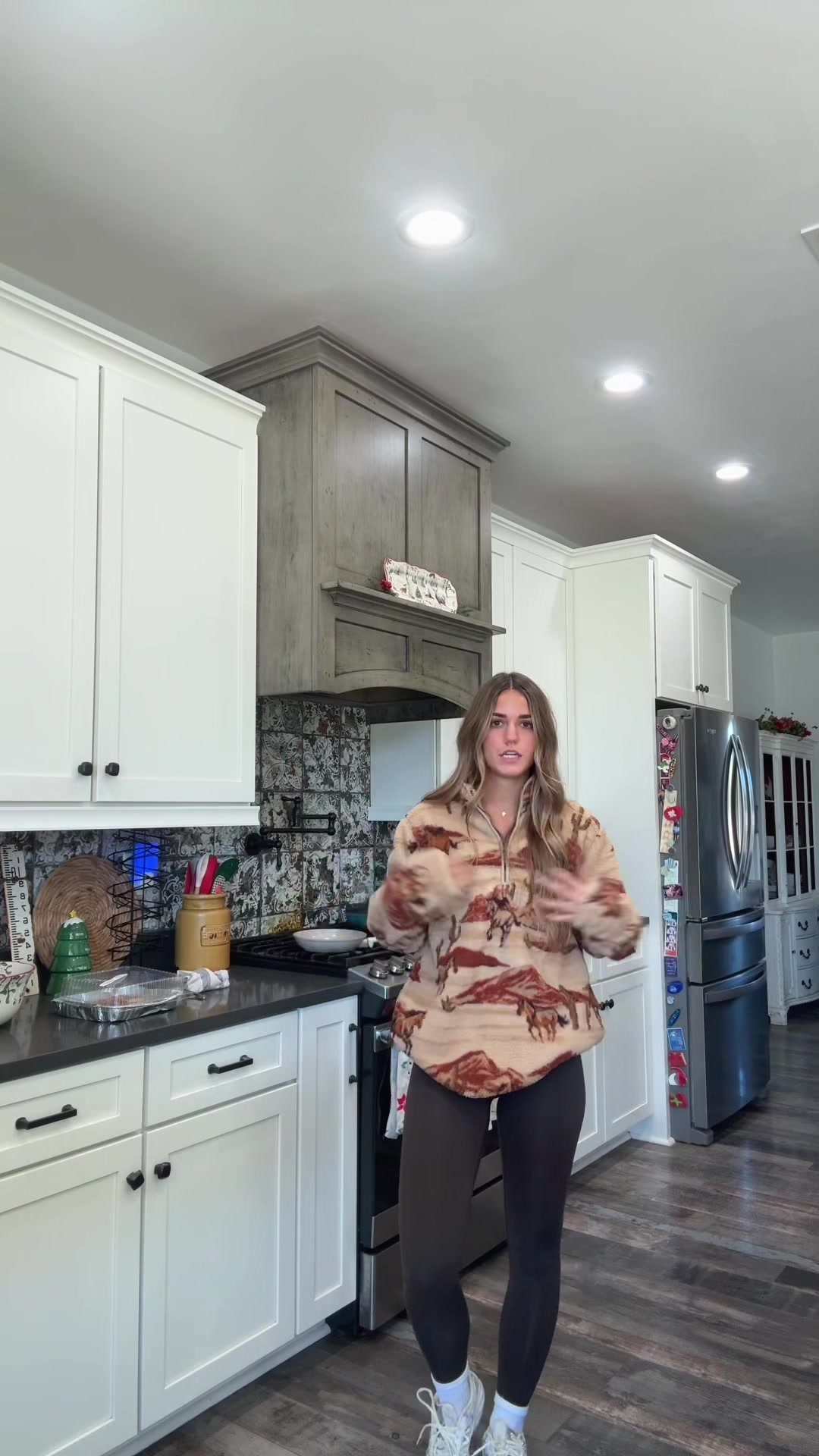 TikTok post by @tatymhawkins for SET ACTIVE. Caption reads: Hot girl walk fit @setactive @New Balance @Old....