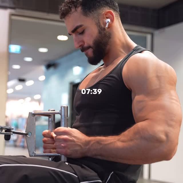 Instagram post by @fatihbicioglu for Neosupps. Caption reads: Day in my life | Code FATIH bei....