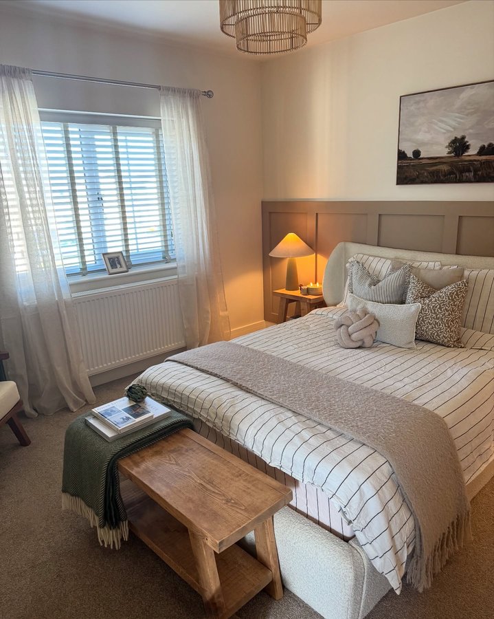 Instagram post by @monkeymews_ for Soak & Sleep. Caption reads: Happy Friday 🐚🤎

Loving our new pinstripe linen....