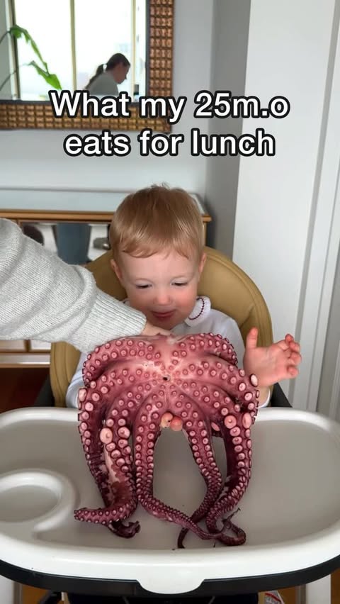 Instagram post by @techababy for GROWNSY. Caption reads: [...] food for toddler has never been easier,....