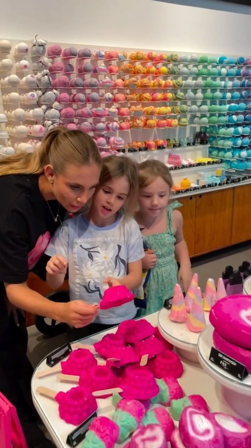 Instagram post by an influencer for Highpoint Shopping Centre. Caption reads: [...] are here, and Highpoint Shopping Centre is....