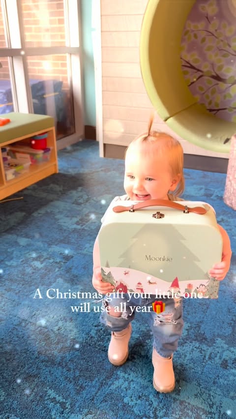 Instagram post by @themessymamalife for Moonkie. Caption reads: Comment “CHRISTMAS” & I’ll send you the link to a....