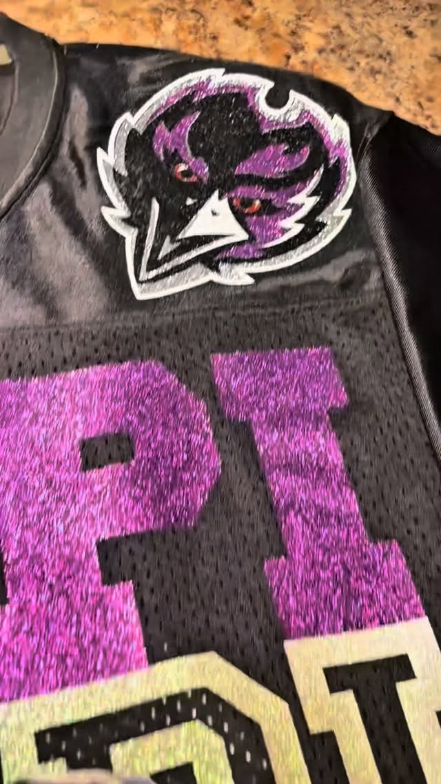 Instagram post by @_stylzbychristina for HTVRONT. Caption reads: @htvront The new product’s warm-up sale is live! ....