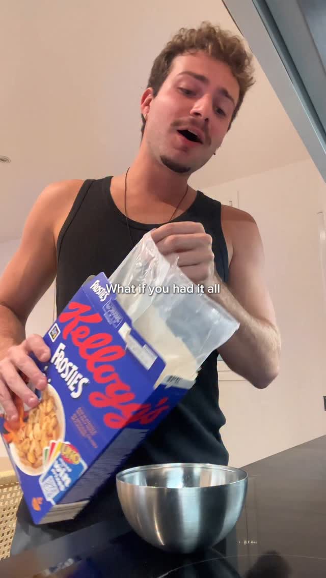 Instagram post by @caioklin_ for Kellogg's. Caption reads: Trust me: Frosties @kelloggsus + condensed milk =....