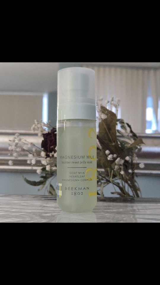 Instagram post by @somialoves for Beekman 1802. Caption reads: Just tried Beekman 1802's new Magnesium Milk Reset....