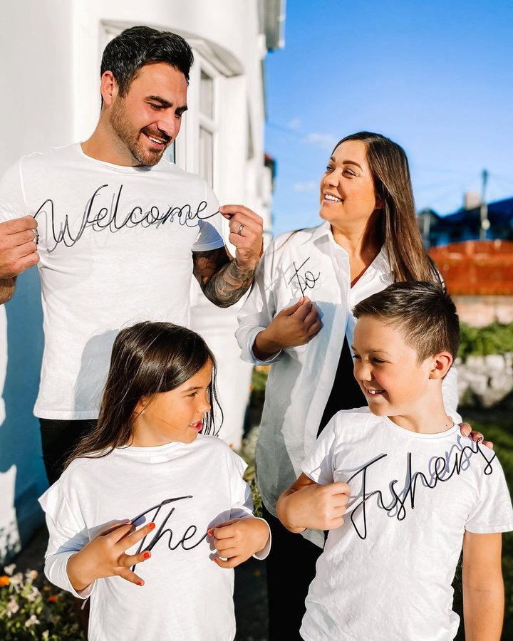 Instagram post by @traveltheworldfamily for Interior Design. Caption reads: We are looking forward to taking a family photo....