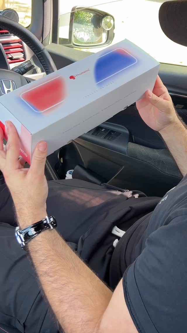 Instagram post by @leokhitara for Phomemo. Caption reads: Compact. Wireless. Inkless. 🖤
The Phomemo M08F....