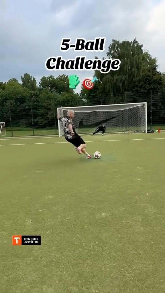 Instagram post by @prsctt10 for T1TAN. Caption reads: [...] #performance #academykeeper Equipped by....