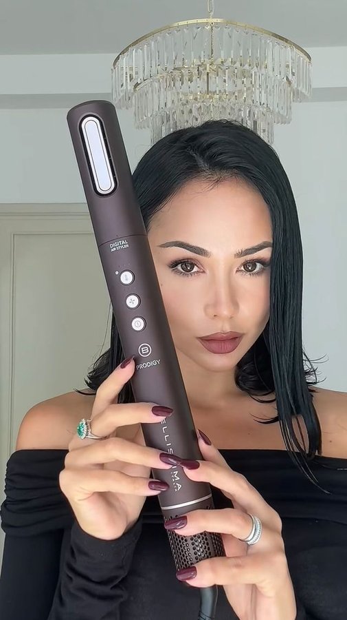 Instagram post by @dilettamenta for Bellissima. Caption reads: [...] way I curl my hair with Prodigy by....