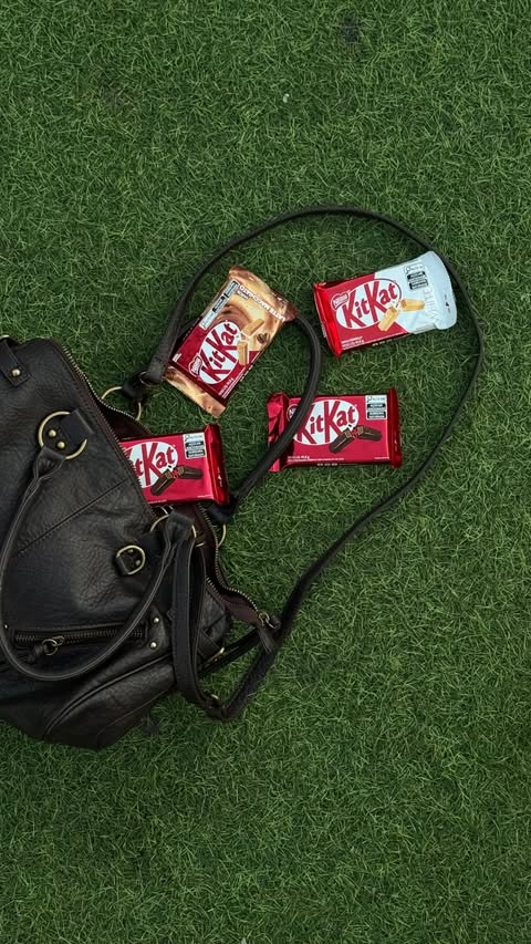 Instagram post by @gabistacenco for KITKAT. Caption reads: let's have a break no festival com @kitkatbrasil....