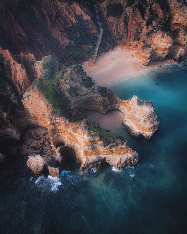 Instagram post by @rosenfeld.mandy for Earth. Caption reads: Beautiful Algarve! What a beautiful place!....