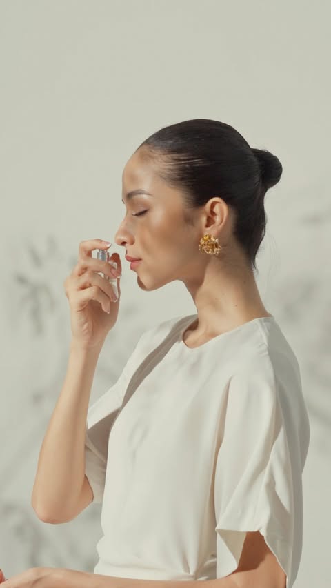 Instagram post by @putrimarino for Oriflame. Caption reads: [...] 
A new favorite is coming. 13 January 2026....