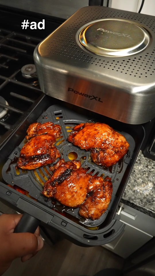 Instagram post by @jose.elcook for PowerXL. Caption reads: The PowerXL AIRMAX™ Air Fryer is my new sous....