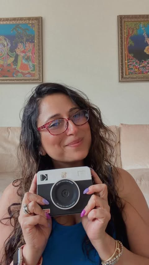 Instagram post by @samosaswmimosas for Kodak Photo Printer. Caption reads: [...] one picture at a time.....