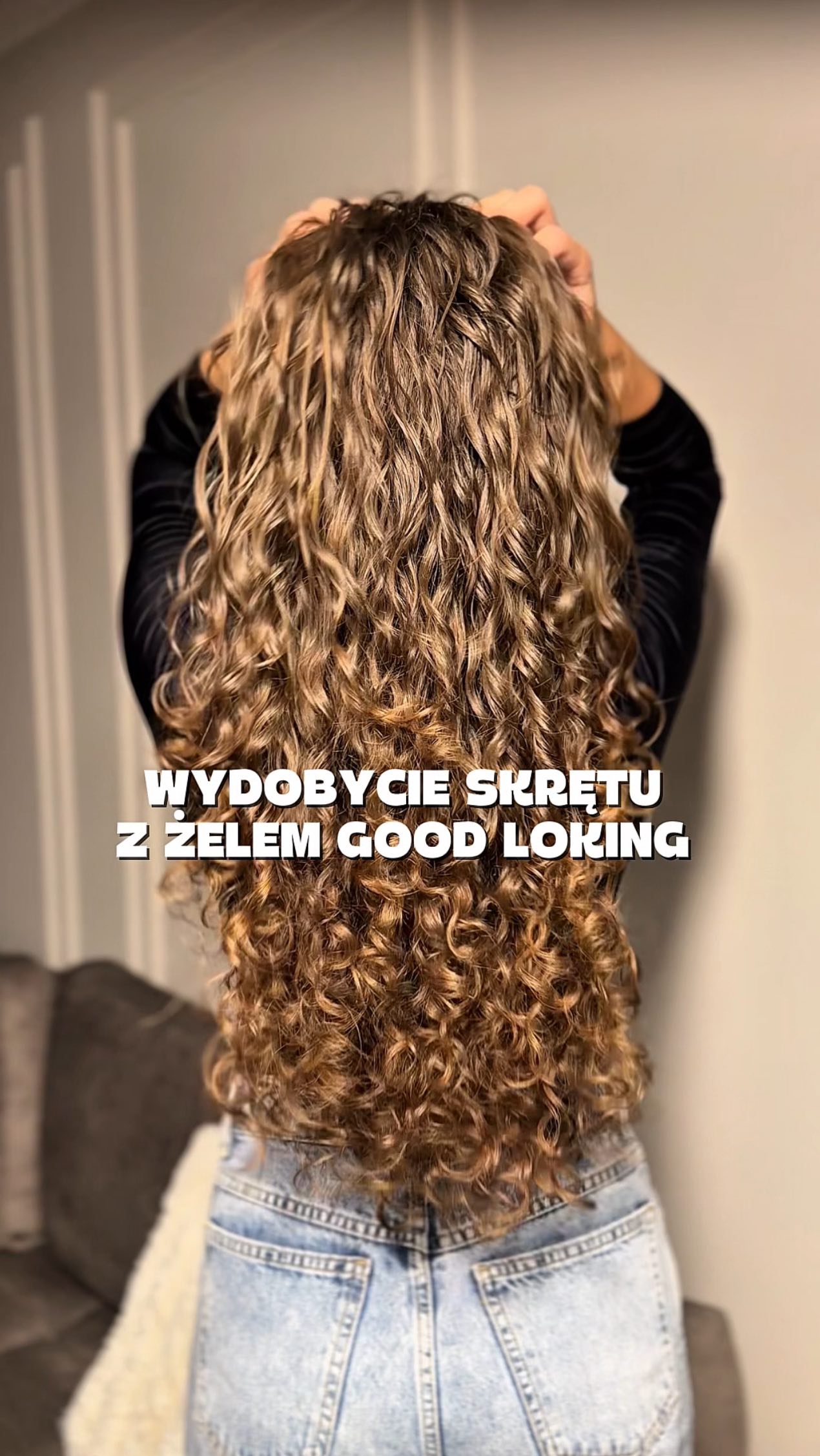 Instagram post by @_healthycurls_ for Anwen. Caption reads: Wydobycie skrętu z żelem Good LOKing 🤎
[reklama....