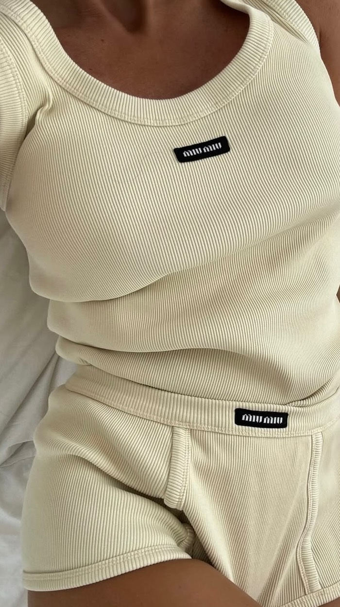 Instagram post by @kencrum for Simple Modern. Caption reads: [...] my go to cup when I’m on the go....