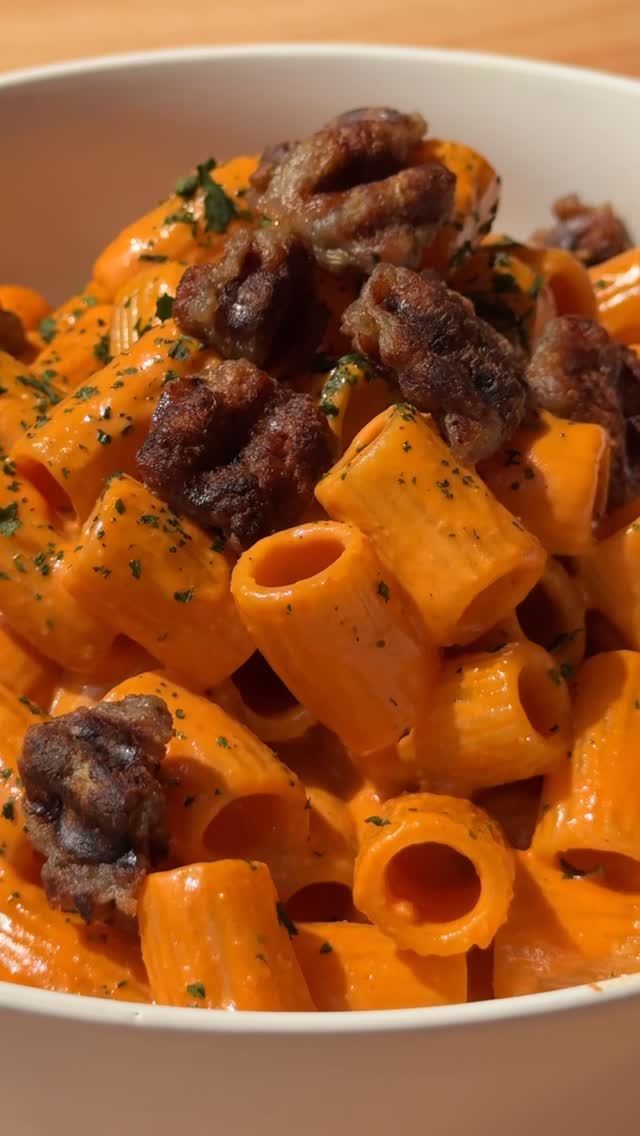 Instagram post by @shityoushouldeat for Premio Foods. Caption reads: Vodka Pasta with Grilled Sausage
 
Ingredients
-1....