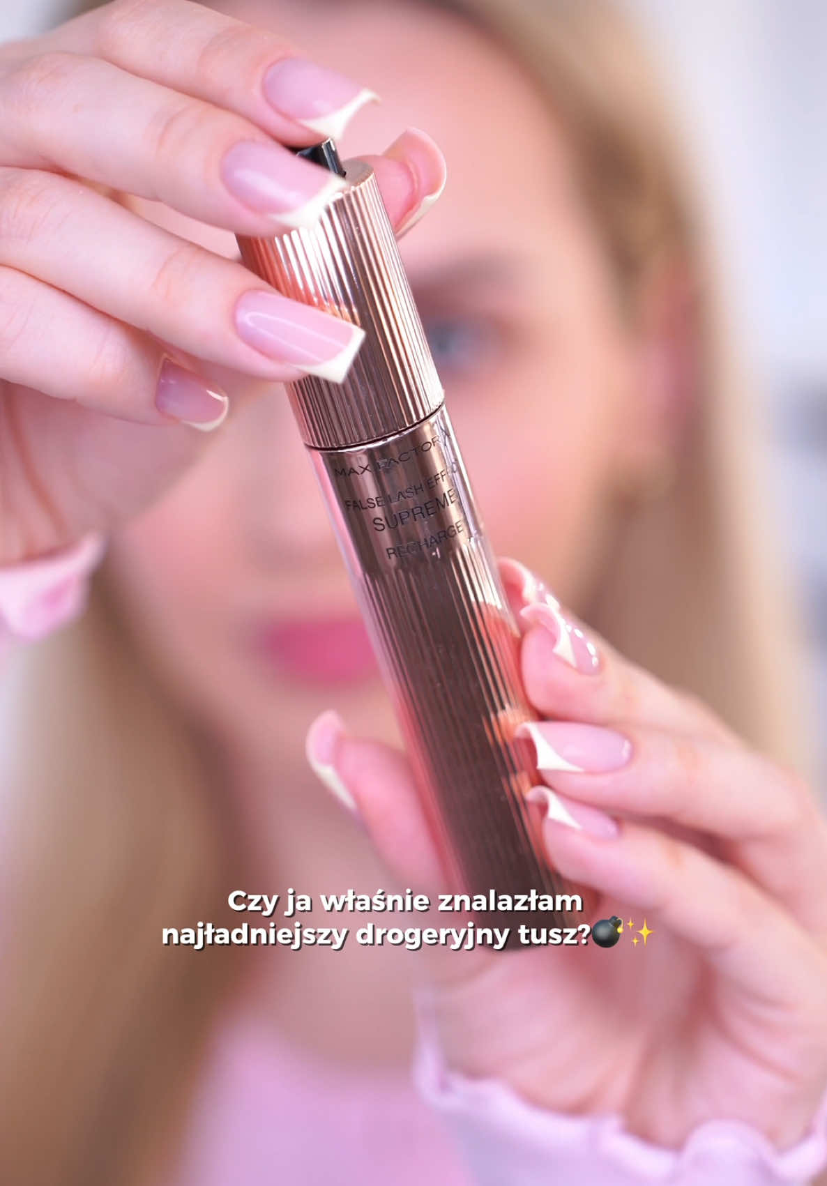 TikTok post by @klaudiafekner for Max Factor. Caption reads: [reklama] Czy najlepszy, nowy drogeryjny tusz?....