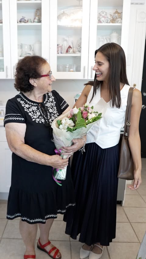 Instagram post by @onefinedaynyc for Chase. Caption reads: #ChasePartner A bouquet made with grandma in [...].
