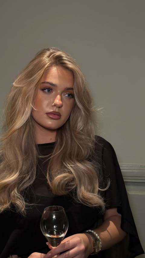 Instagram post by @feliciiakarlsson for BHBD. Caption reads: [...] sign to plan your new year outfit🖤 #ad....