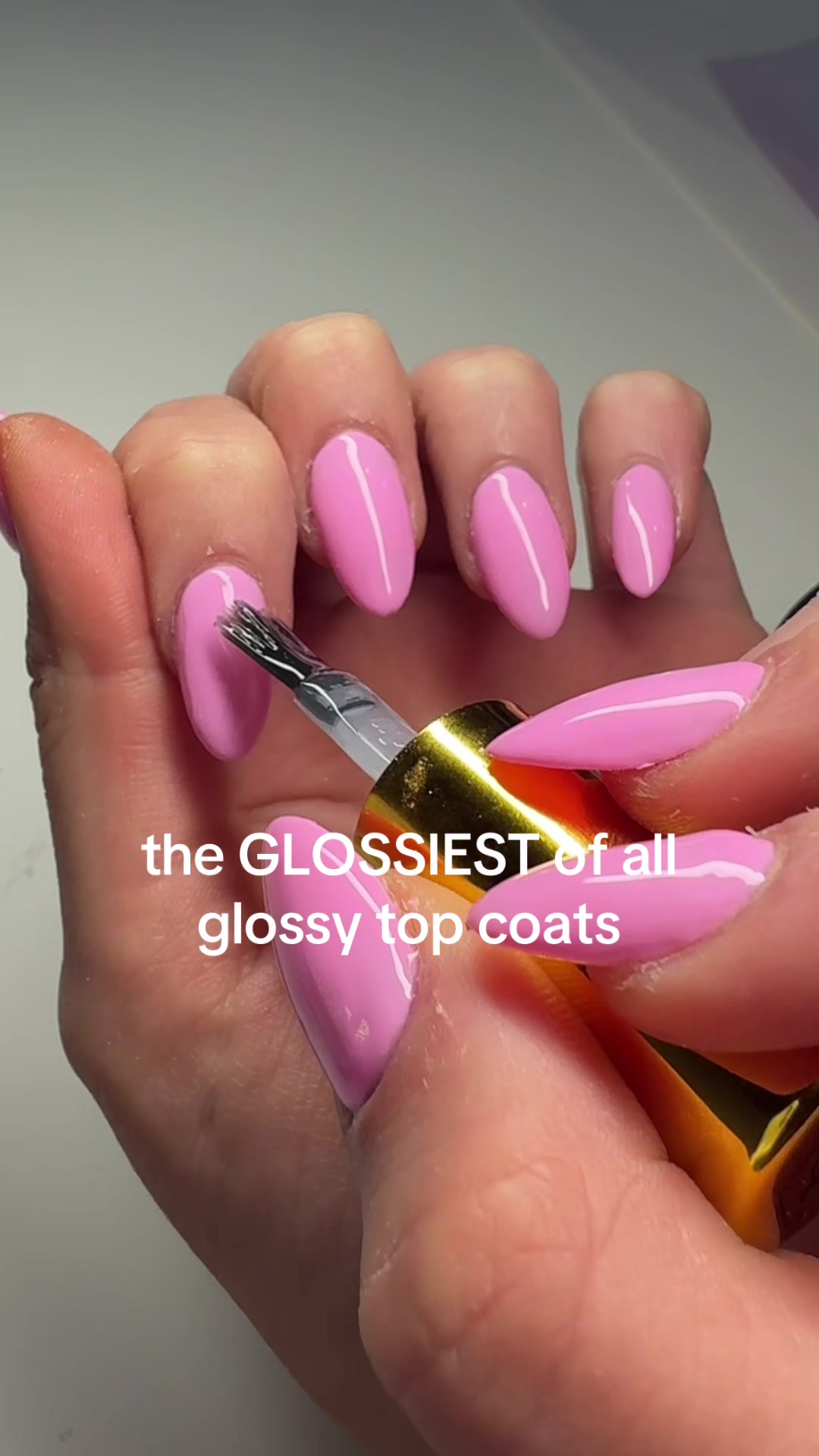 TikTok post by @kendallnail for Après Nail. Caption reads: the top coat everyone asks about 😉 #nails....