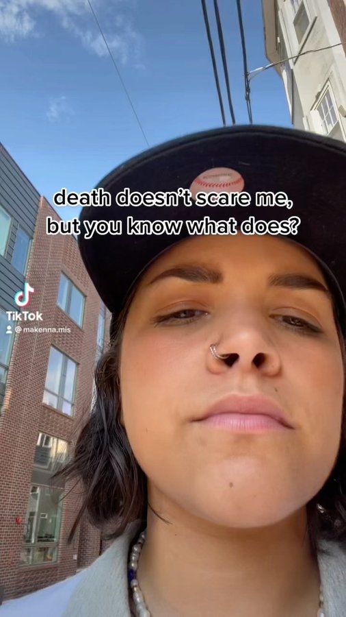 Instagram post by @makenna.mis for rue21. Caption reads: she tries her best
.
. 
@rue21 #ad #YOUinrue....