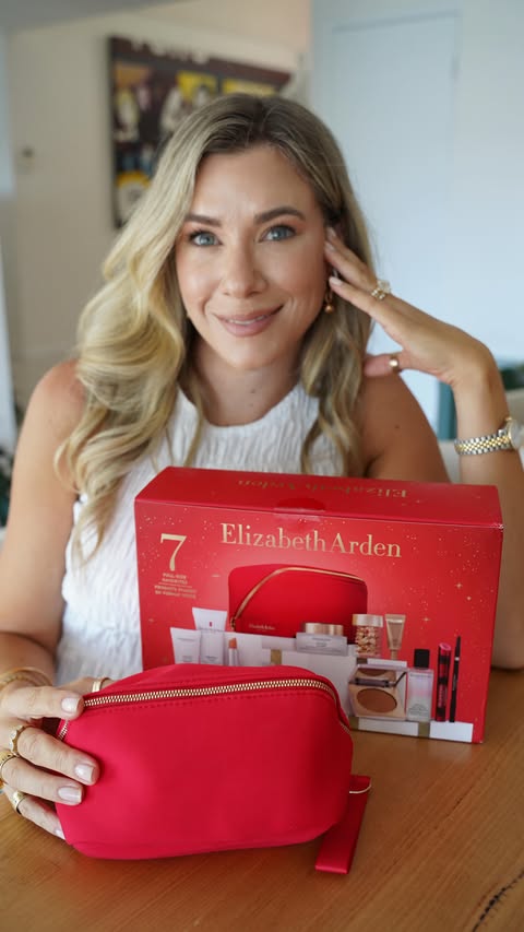 Instagram post by @catsanz for Elizabeth Arden. Caption reads: [...] amazing 12-piece holiday set from....