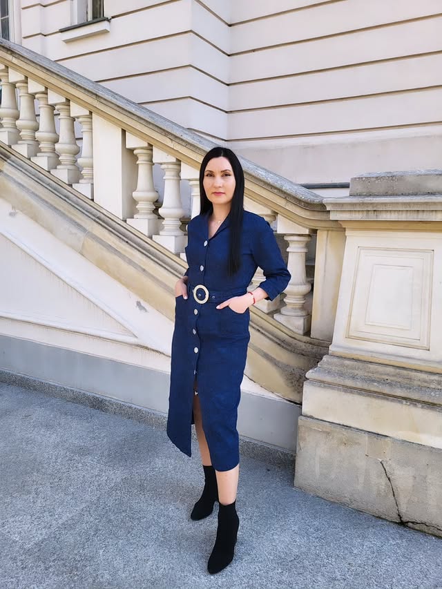 Instagram post by @cristina_.stamin for Bonprix. Caption reads: @bonprix outfit Rochie 🔎93620581 [...].