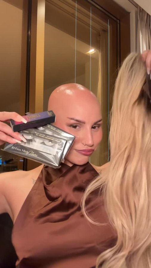 Instagram post by @alexyoumazzo for Lilly Lashes. Caption reads: the end of getting ready is the best part🤩 
Ive....