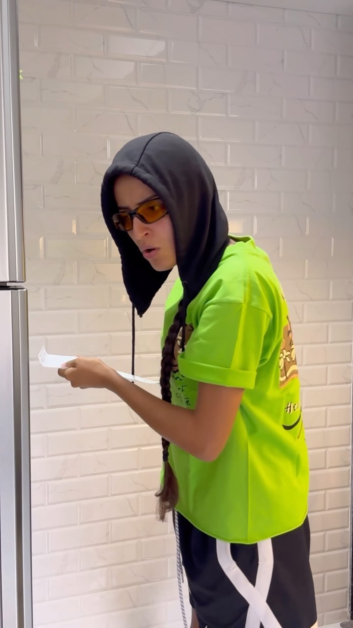 Instagram post by @ruheedosani for Amazon Fresh. Caption reads: Chalo atleast grocery toh order ho gayi....