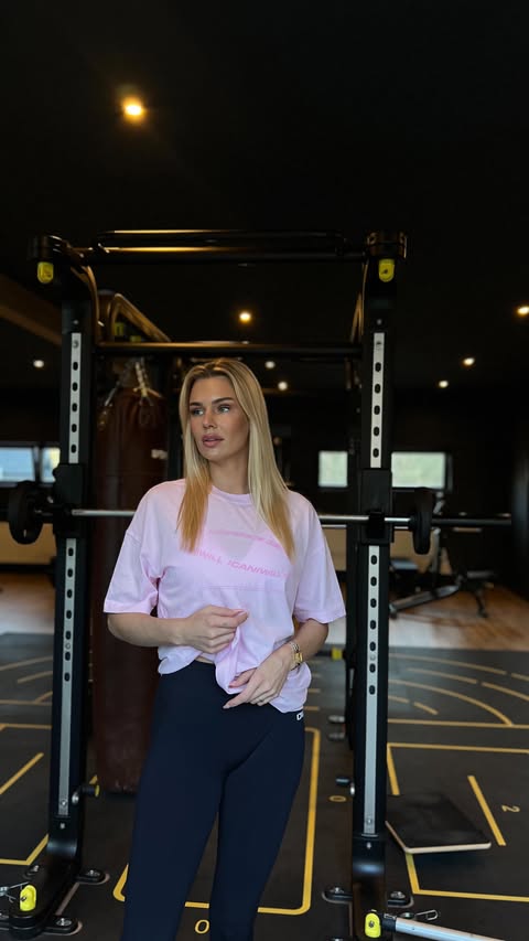 Instagram post by @ina_heinrichs for ICANIWILL. Caption reads: 70% Wintersale 
+ 10% w/ INAHEINRICHS 10 
Smooth....