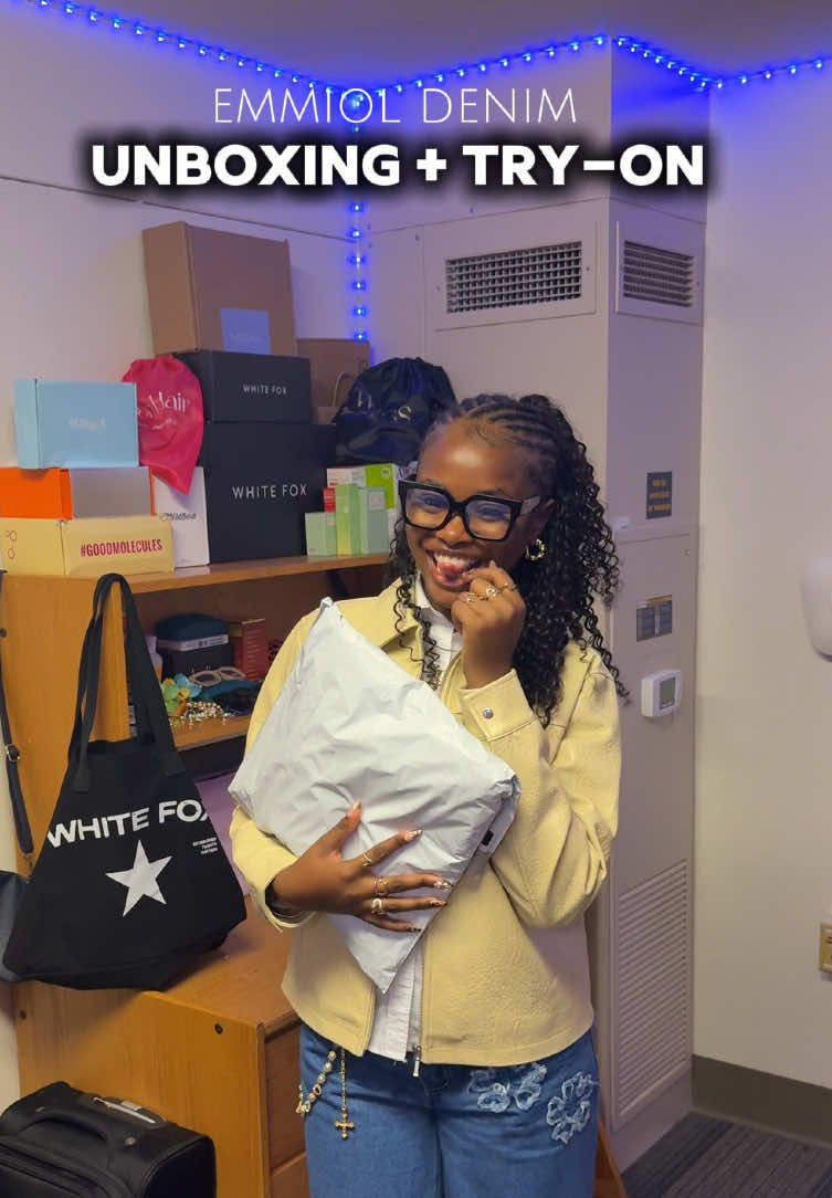 TikTok post by @joannee._ for Emmiol. Caption reads: love eettt😍🤍 Black Jeans @EMMIOL Denim  #fyp....