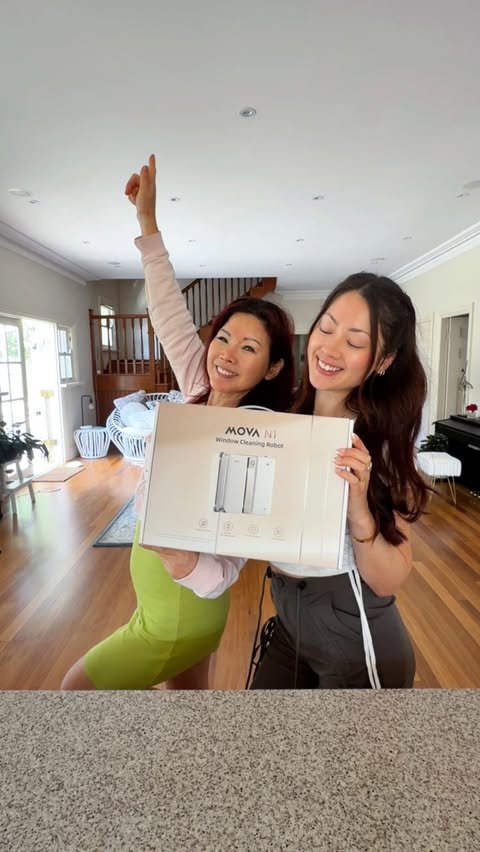 Instagram post by @chloebunnie_ for MOVA. Caption reads: [...] around the house easier so I love MOVA’s N1....