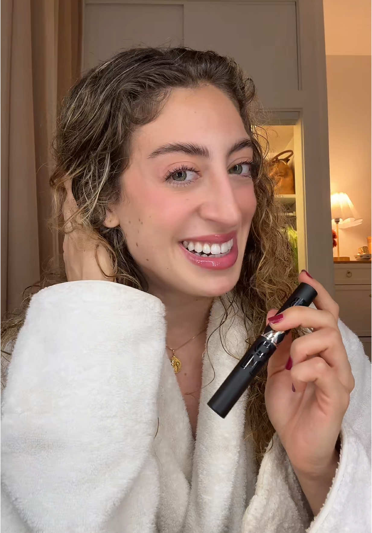 TikTok post by @ssoleon for BUXOM Cosmetics. Caption reads: Bibidi babidi BU-XOM @buxomcosmetics #buxompartner.