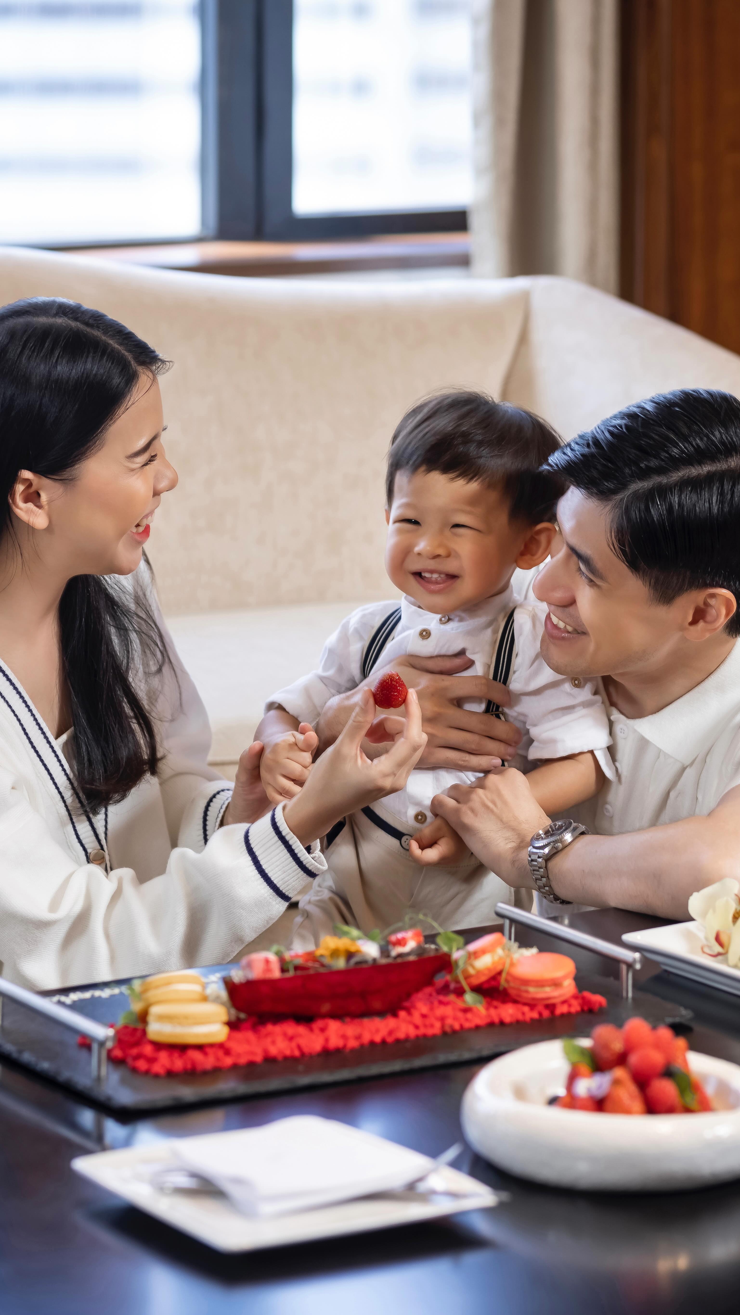 Instagram post by @liebhart for Mandarin Oriental. Caption reads: Family time hits different when the room feels....