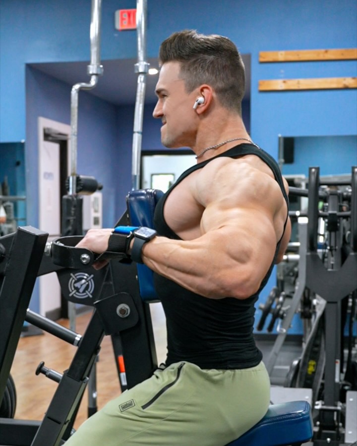 Instagram post by @abelalbonetti for Muscletech. Caption reads: HUGE BACK WORKOUT! 🔥
Swipe all the way over to....
