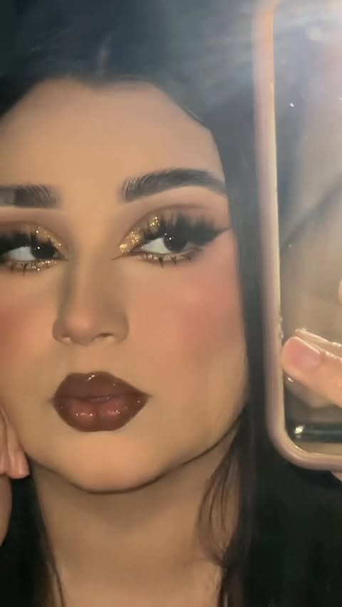 Instagram post by @angycuen15 for JESSUP. Caption reads: Tutorial @jessupbeauty brochas 🤎✨ #makeup....