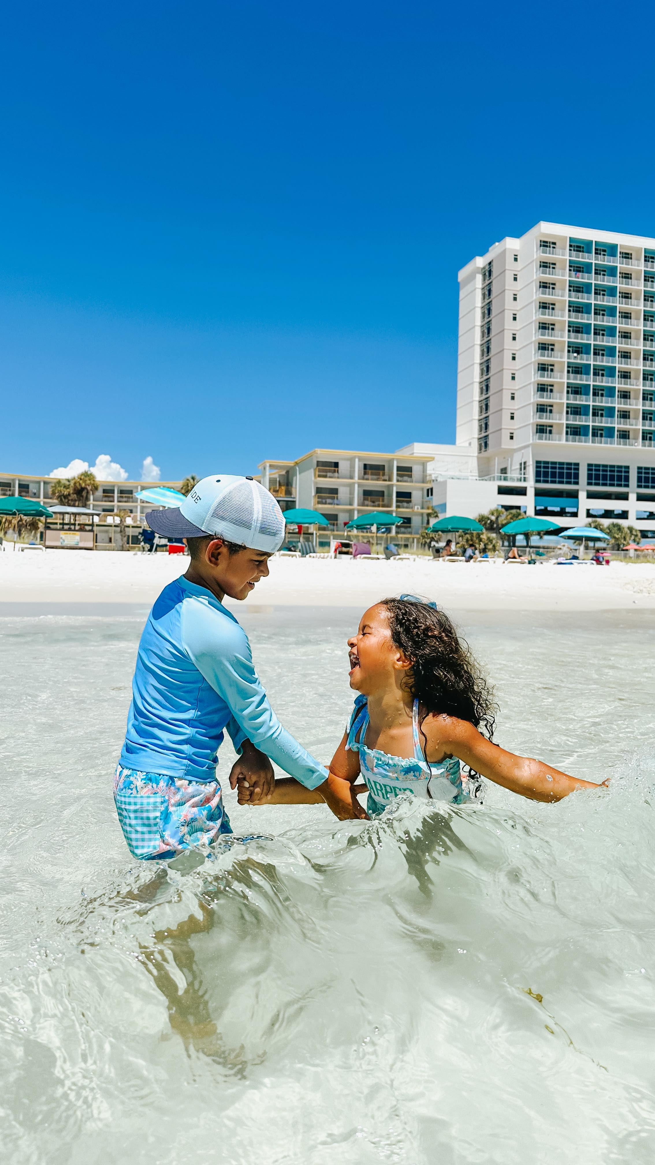 Instagram post by @baileetaylor for Lifefactory. Caption reads: [...] that’s why we’re #GoingGlass with....