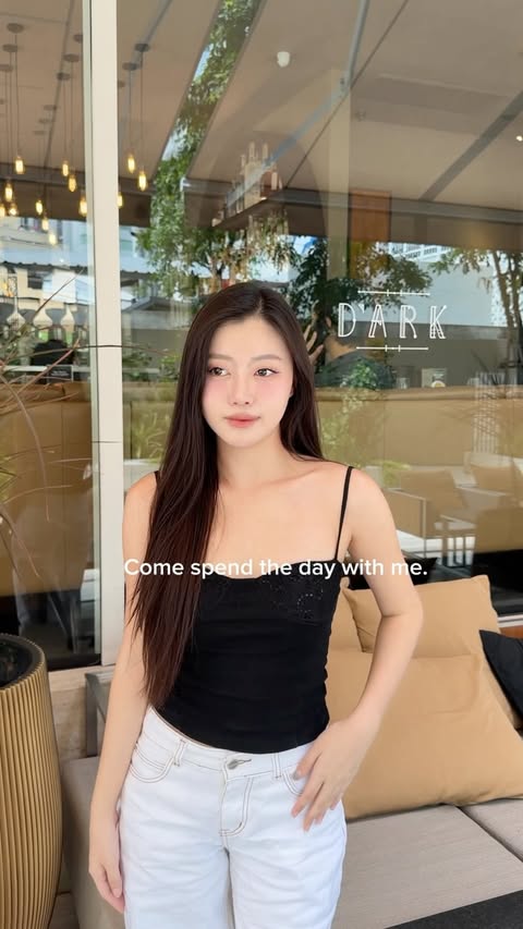 Instagram post by @jnjents for Glad2Glow Thai. Caption reads: Come spend a day with me🤍 #cushion #glad2glow.