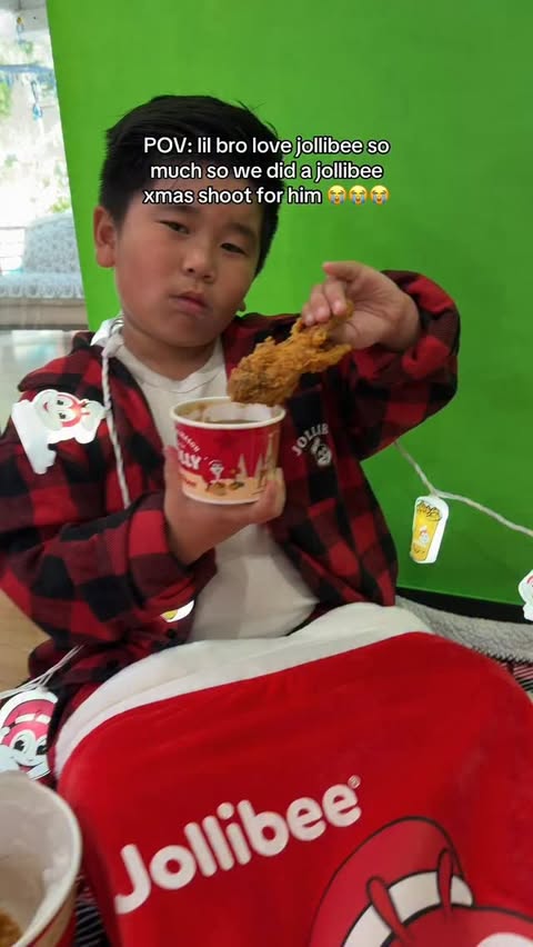 Instagram post by @bunbaehueee for Jollibee. Caption reads: Still love yall btw @jollibee.