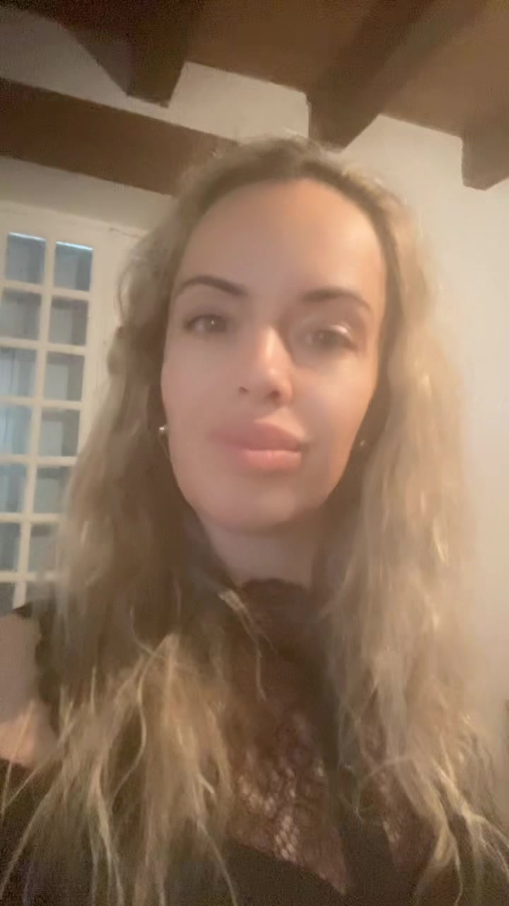 TikTok post by @catialuis7 for Havaianas. Caption reads: [...] @Perfumerías Primor @Havaianas @BERSHKA....