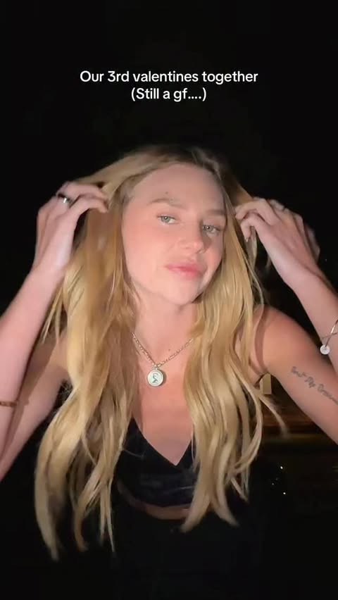 Instagram post by @dayna for Fashion Nova. Caption reads: [...] valentines together
(Still a gf….)....