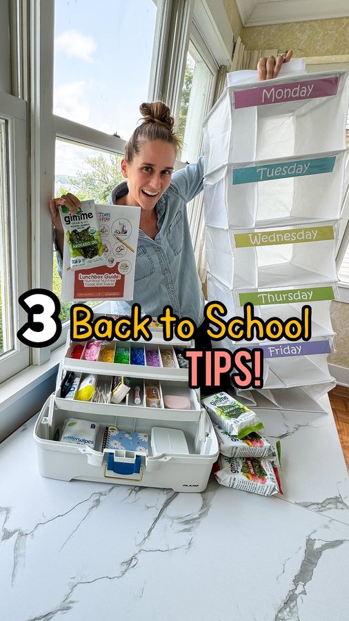 Instagram post by @7daysofmichelle for Gimme Seaweed. Caption reads: Comment LUNCH to get the free printable checklist....